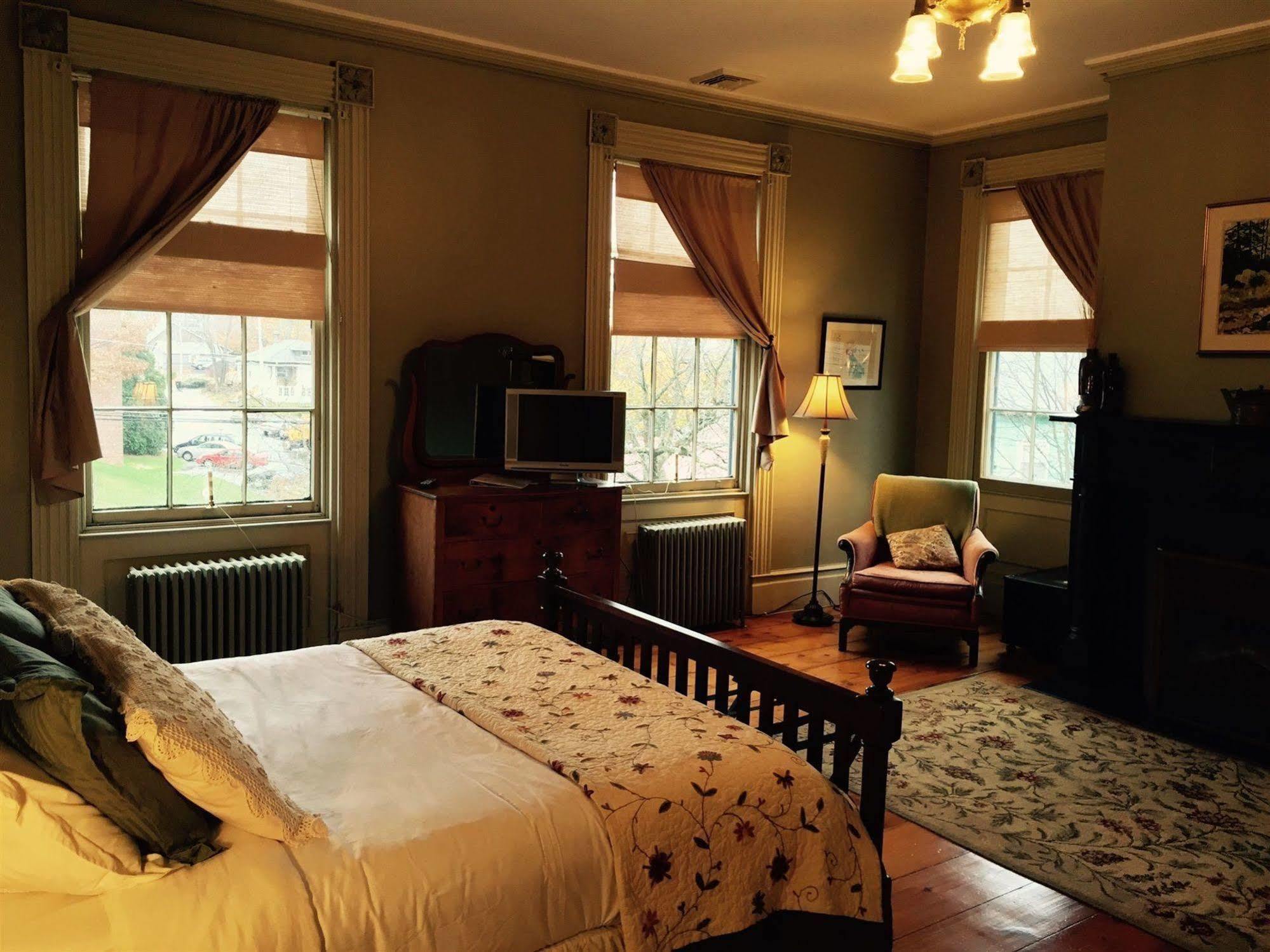 The Borland House Inn Montgomery Extérieur photo