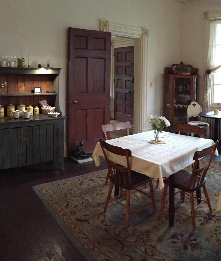 The Borland House Inn Montgomery Extérieur photo